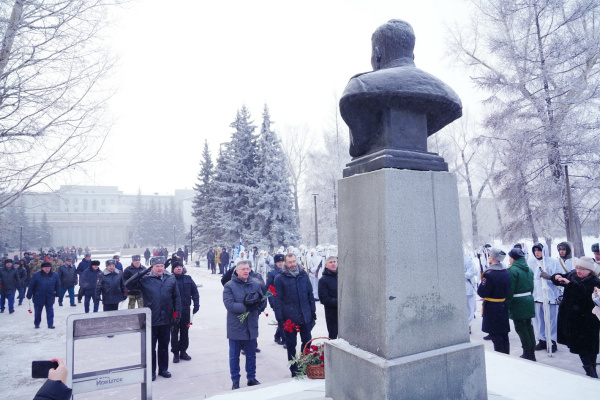 Торжественный митинг памяти дважды Героя Советского Союза А. П. Белобородова прошел в Иркутске