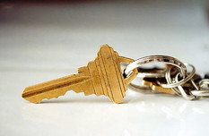 Сегодня 37 детям-сиротам вручили ключи от квартир в новом доме 