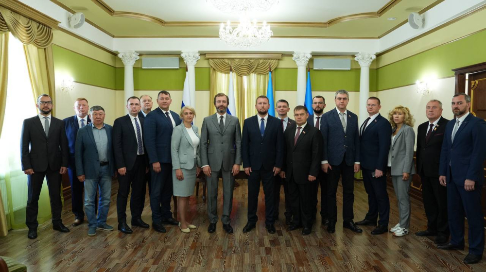 Соглашение о сотрудничестве подписали парламенты Иркутской области и Луганской Народной Республики 
