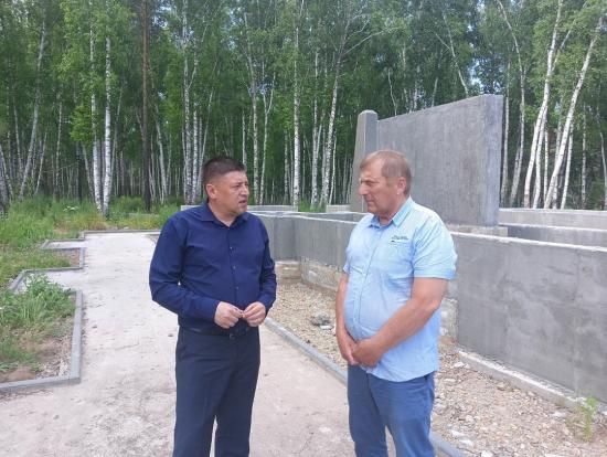 Вячеслав Новокрещенов: Благоустройство парка «Защитники Отечества» в поселке Карлук завершат к 80-летию Победы в Великой Отечественной войне Вячеслав Новокрещенов: Благоустройство парка «Защитники Отечества» в поселке Карлук завершат к 80-летию Победы в Великой Отечественной войне