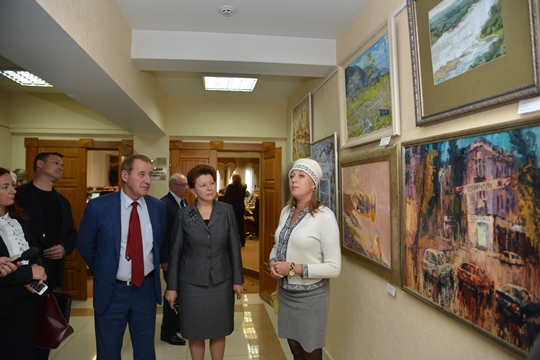  Презентация выставки картин «Земля Иркутская» в областном парламенте