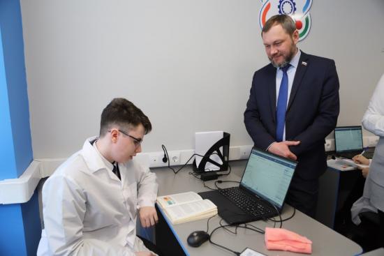 Встречи со студентами и школьниками провели депутаты ЗакСобрания в муниципалитетах Иркутской области Встречи со студентами и школьниками провели депутаты ЗакСобрания в муниципалитетах Иркутской области