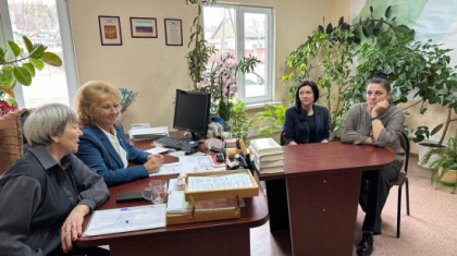 Подготовка к празднованию 80-летия Победы стала центральной темой визита Галины Кудрявцевой в Голоустненское МО